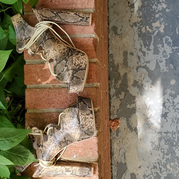 Snakeskin platform heels sz. 10 - Picture 5 of 5